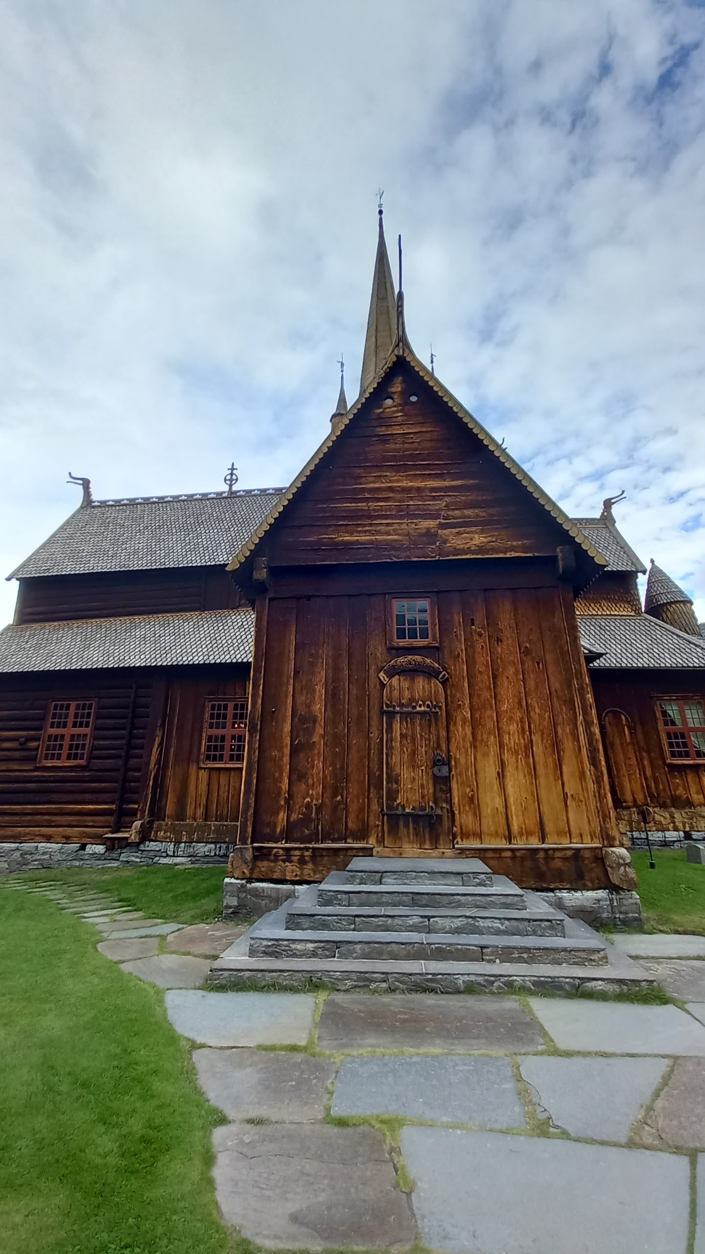 Lom stavkyrkje